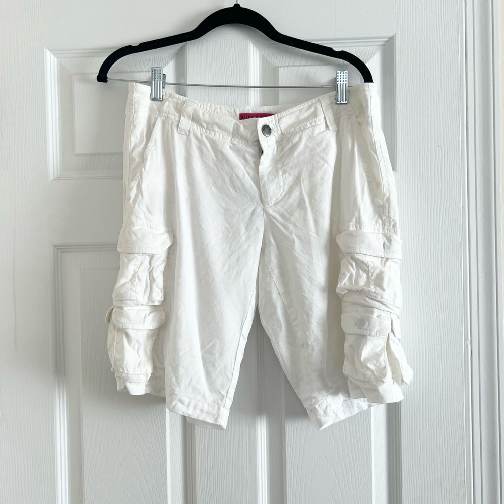 Alice + Olivia Linen Blend Low Rise White Cargo shorts